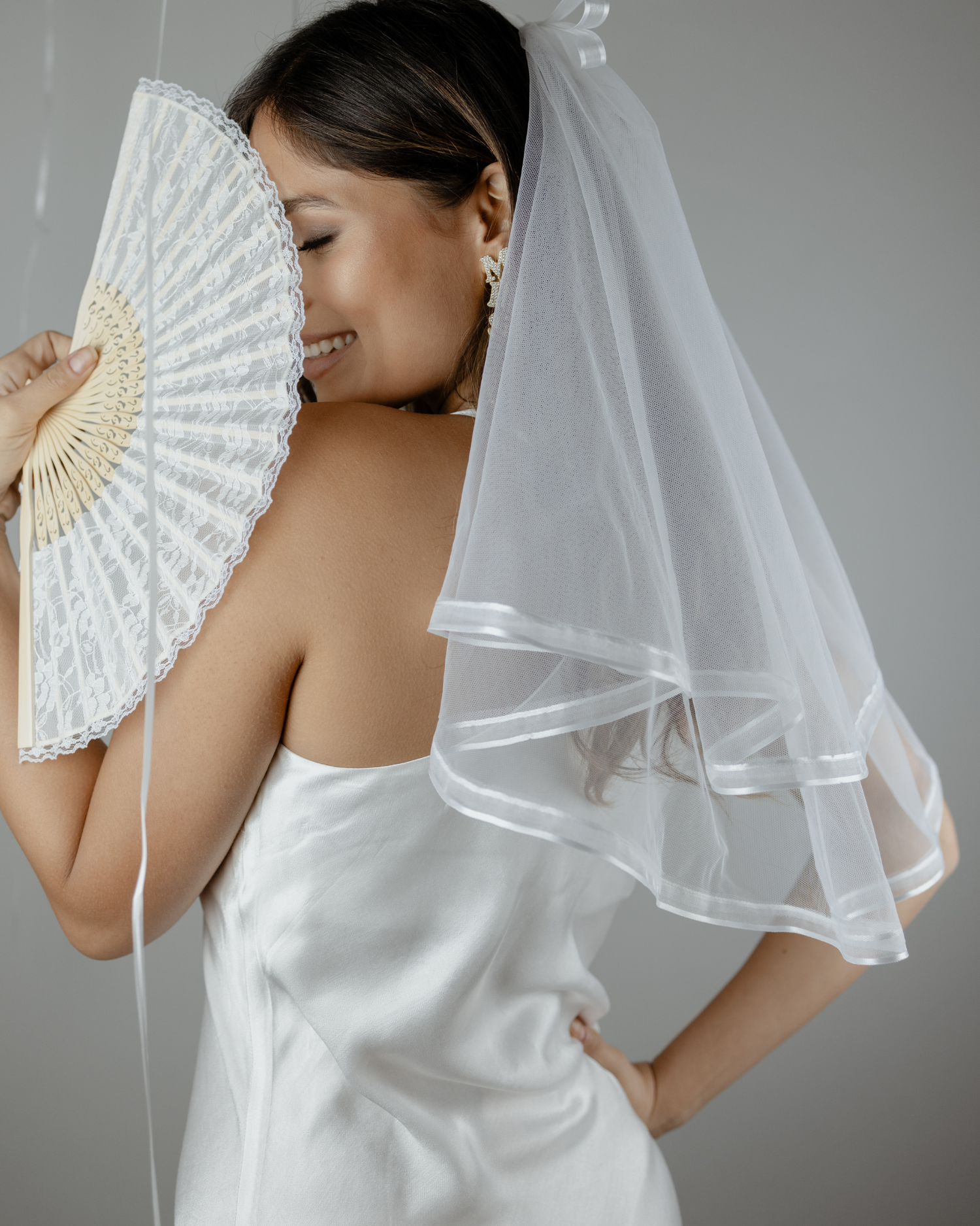 White lace on sale wedding fans