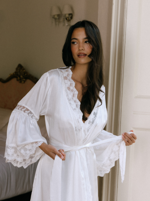 What to Actually Pack for Your Wedding Morning