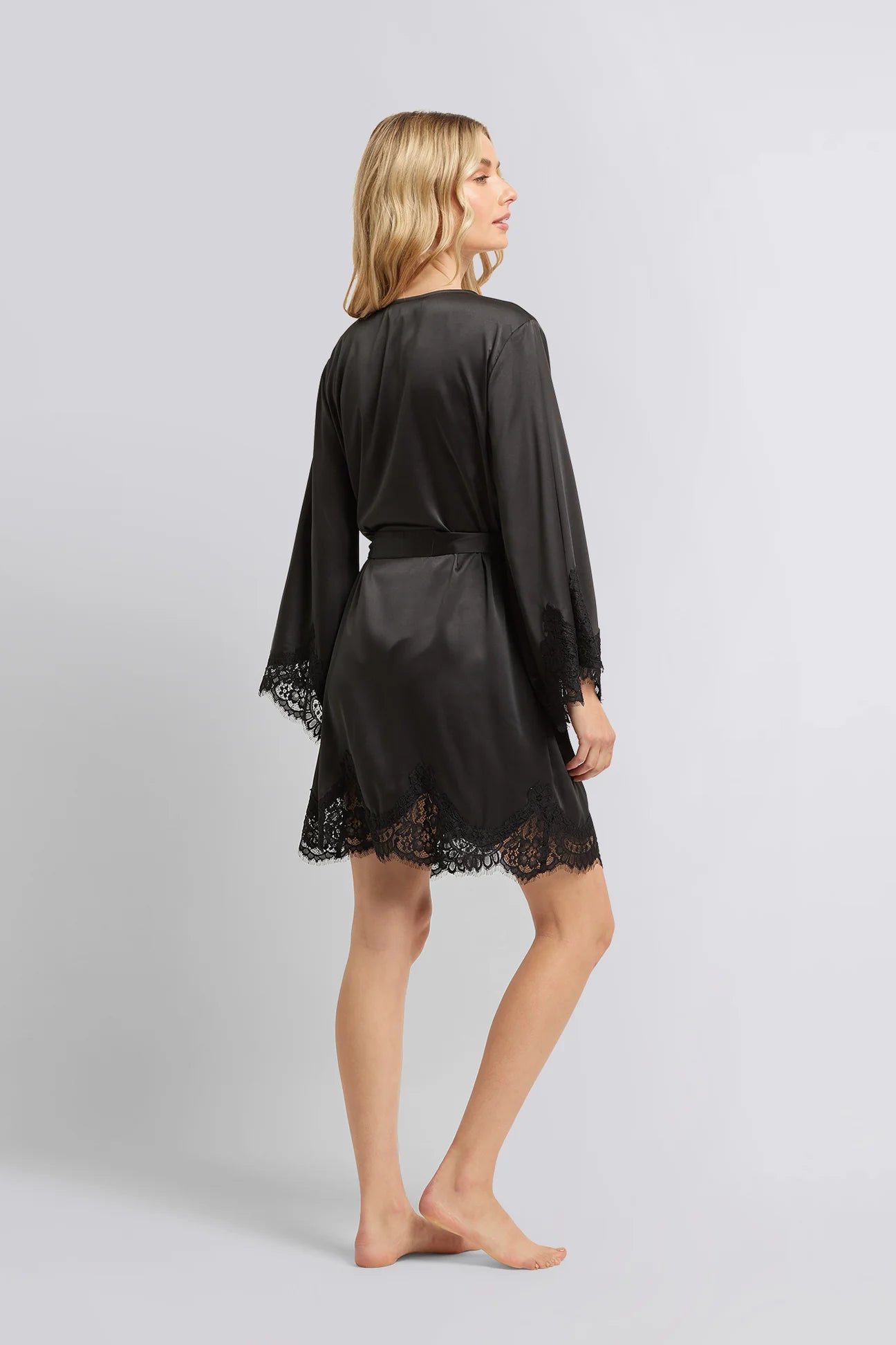 Black Sian Robe – Gigi & Olive