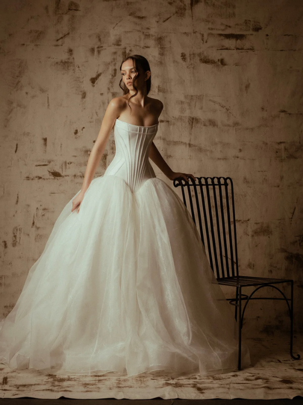 2027 & 2028 Brides, These Are the Bridal Trends You’ll Want to Try On