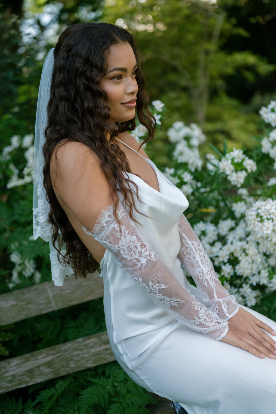 Mini Lace Trim Veil