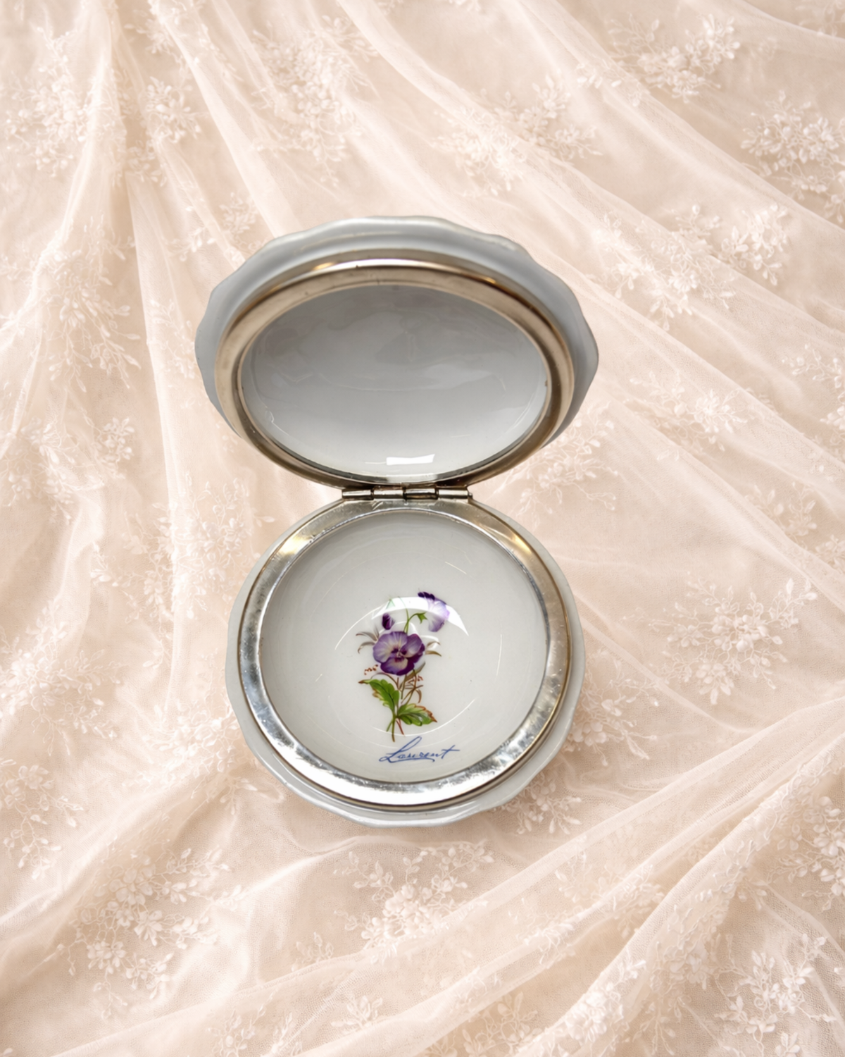 Vintage Hand Painted Clam Shell Trinket Box