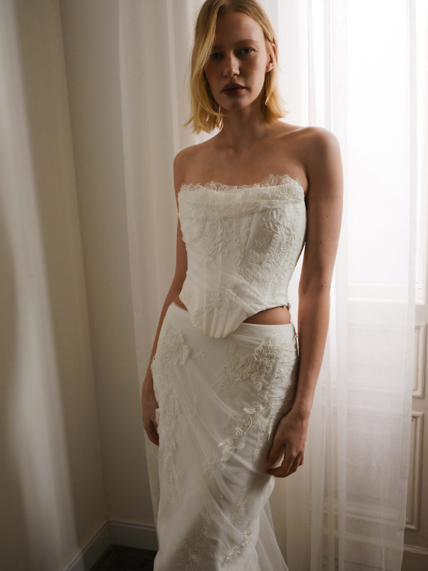 What Is a Trunk Show? Everything a Bride Needs to Know