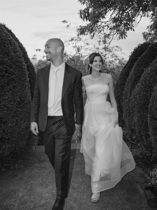 The Wedding Poses Brides Are Saving Right Now