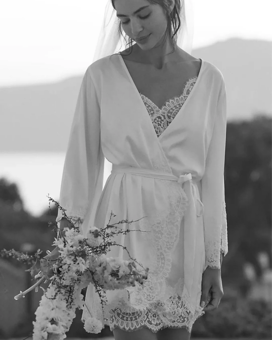 White Sian Short Lace Robe Gigi & Olive White Sian Short Lace Robe Gigi & Olive