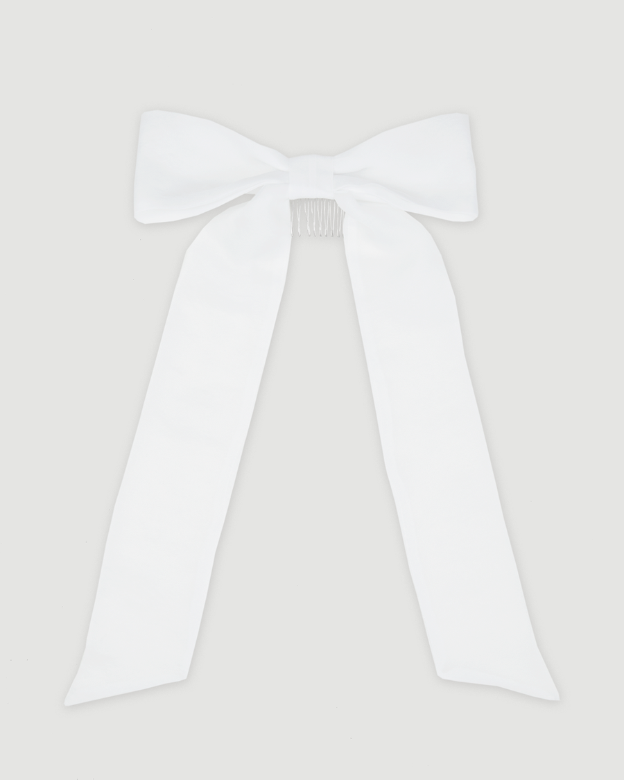 White shop wrapping bows